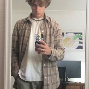 Size medium men’s flannel